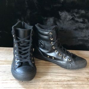 converse fur boots